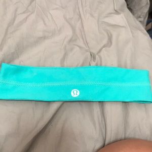 Lululemon headband in perfect condition